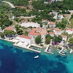 Lovely In Kuciste