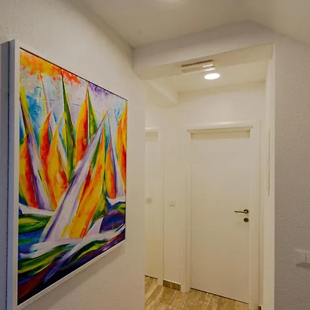 Awesome In With Wifi بيت للعطل *