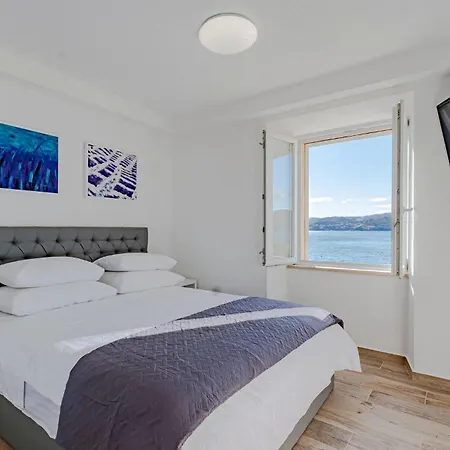 Awesome In With House Sea View Kuciste