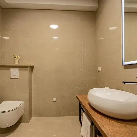 Awesome In With House Sea View