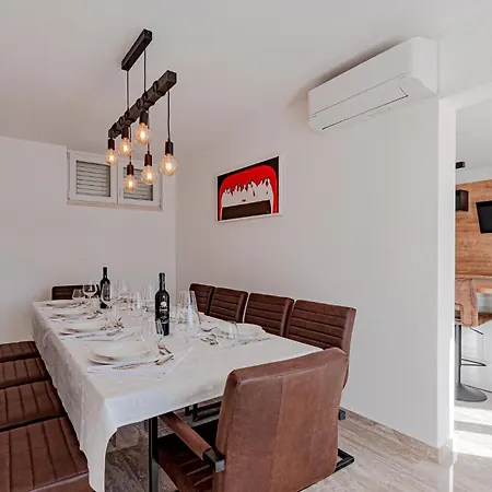 Awesome In With Wifi بيت للعطل كوتشيشته